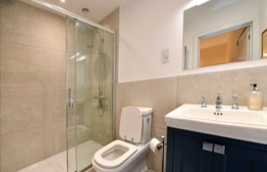 Bathroom, room 6
